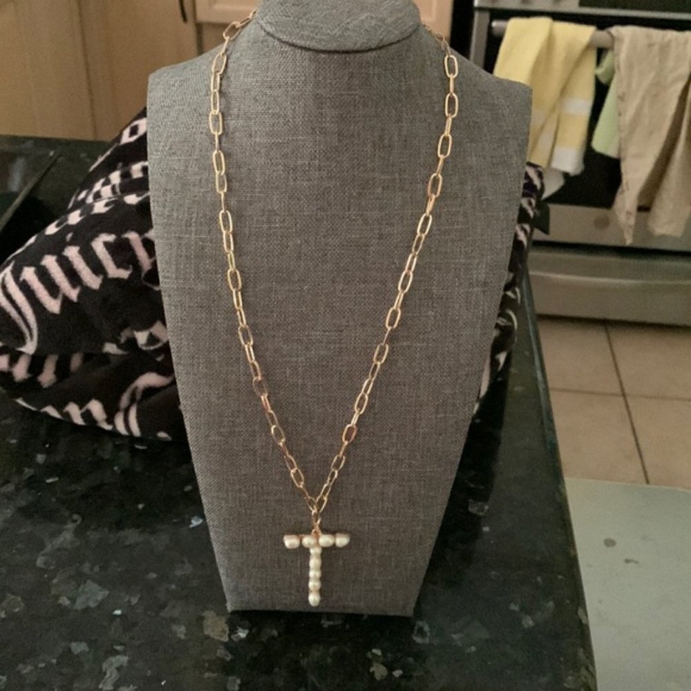 New Gold tone 20" paperclip chain necklace with 2" Beaded 'T' Pendant
